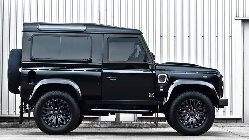 In The City: Chelsea Wide Track Land Rover Defender 2.2 TDCI 90