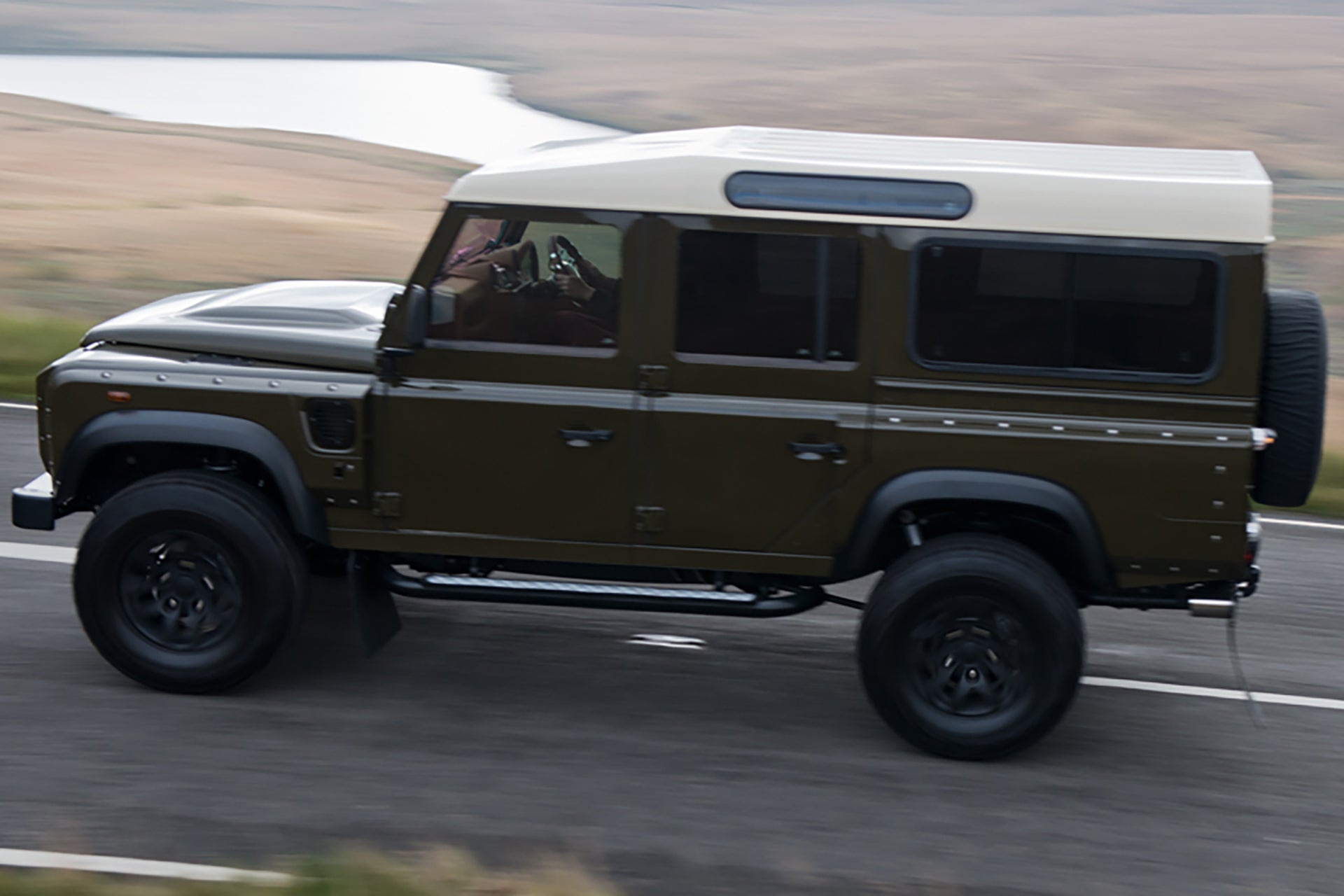 Chelsea Truck Company Unveils The Land Rover Defender 110 Station Wagon Chelsea Wide Track