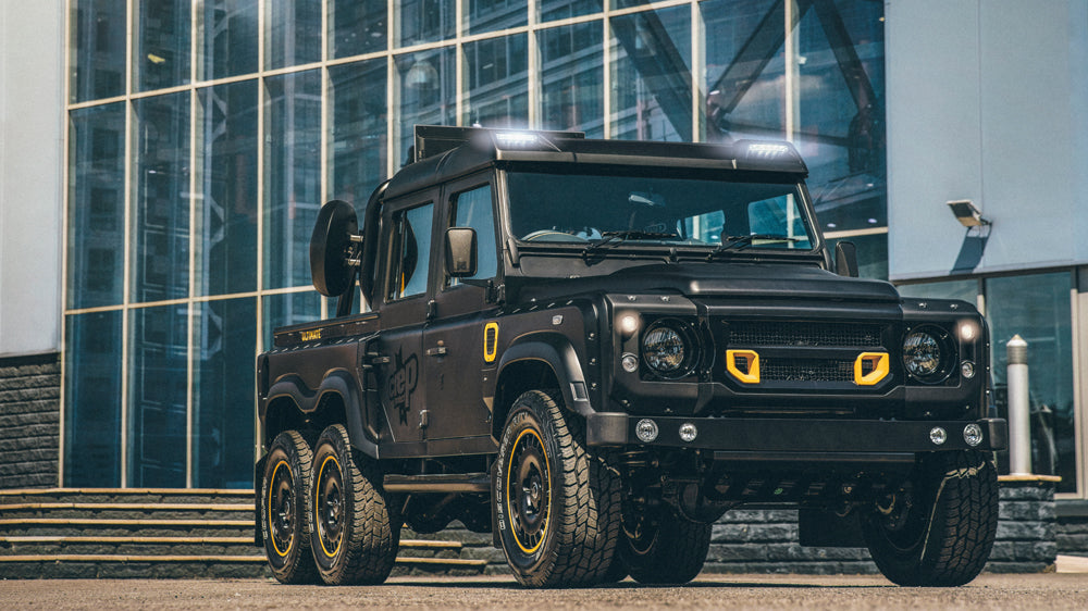 Special Commissions: Land Rover Defender XS Double Cab Pickup 2.2 TDCI Flying Huntsman 6X6