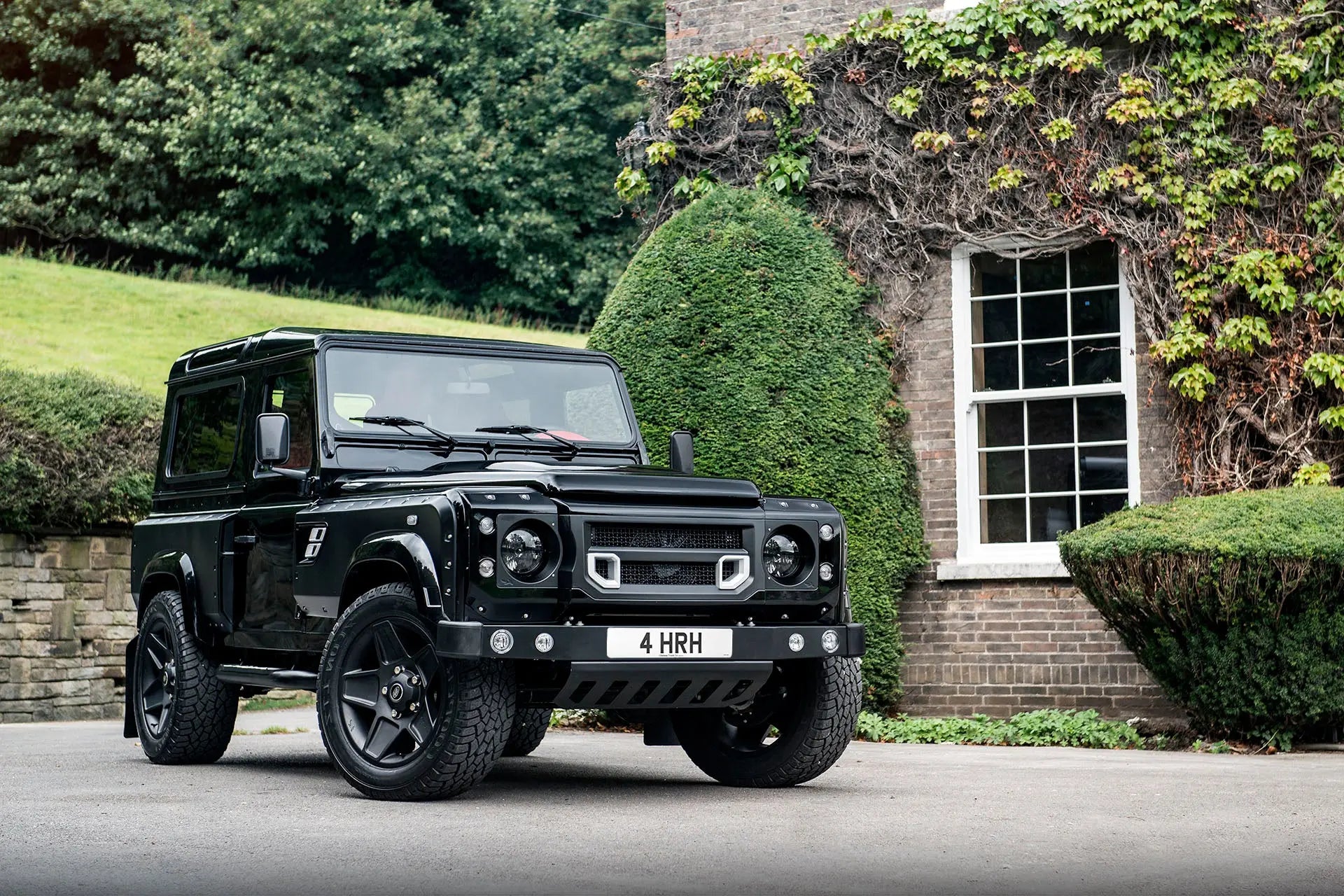 Royal Wedding Special: Chelsea Truck Company Flying Huntsman 105 Longnose - Chelsea Truck Company