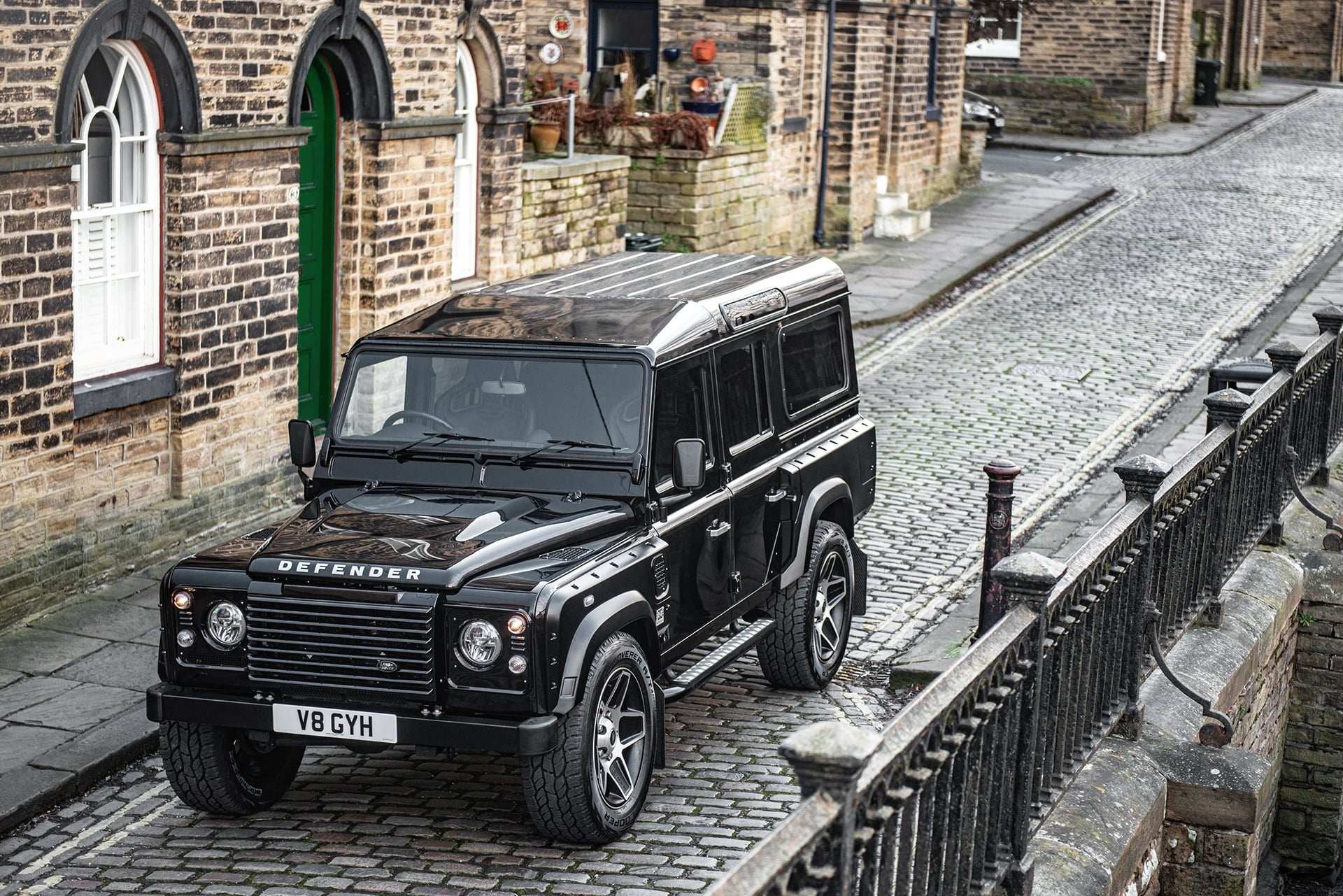 70TH ANNIVERSARY V8 WORKS EDITION DEFENDER 110