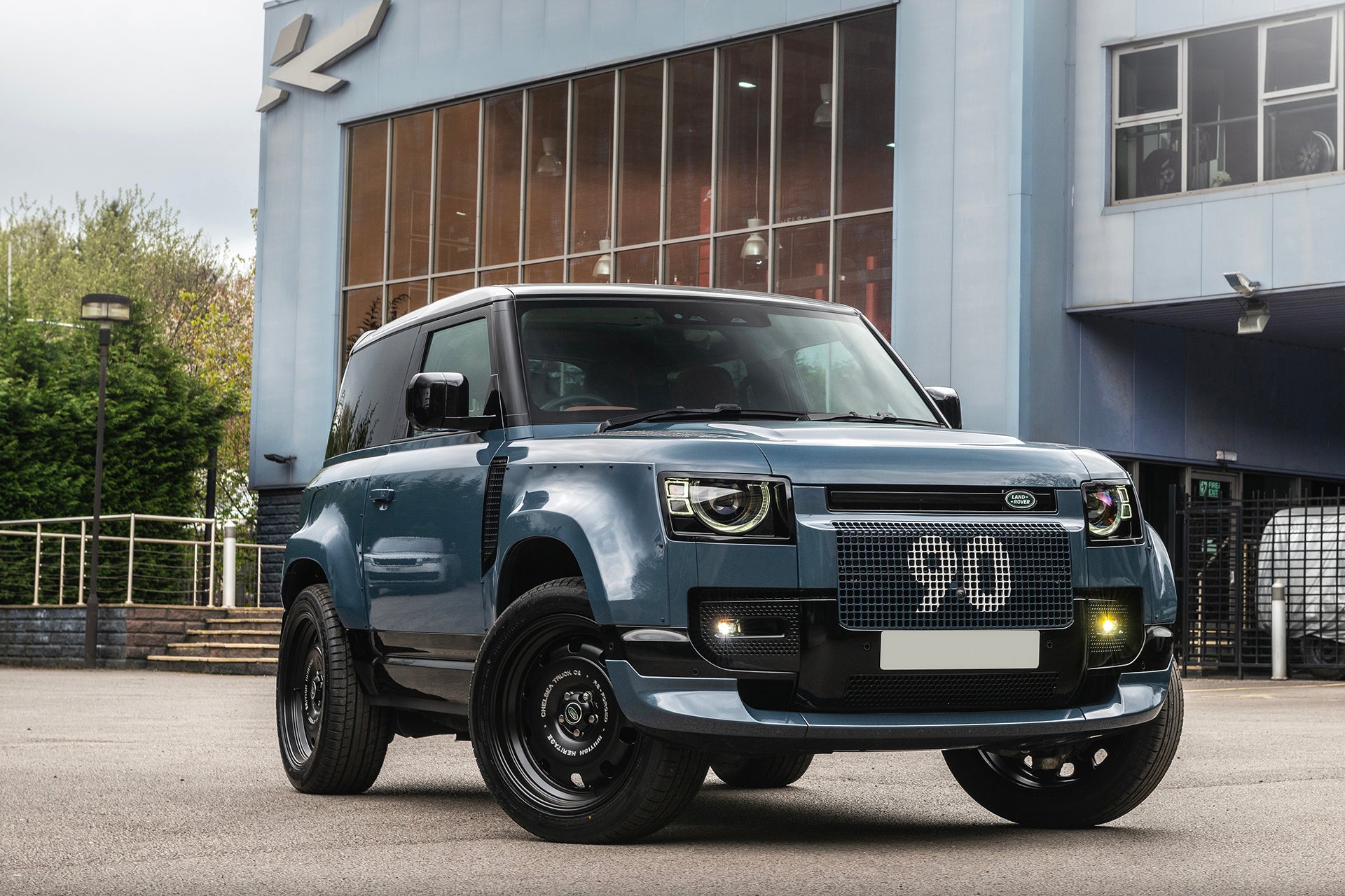 Land Rover Defender 90 Heritage Remastered - Tasman Blue