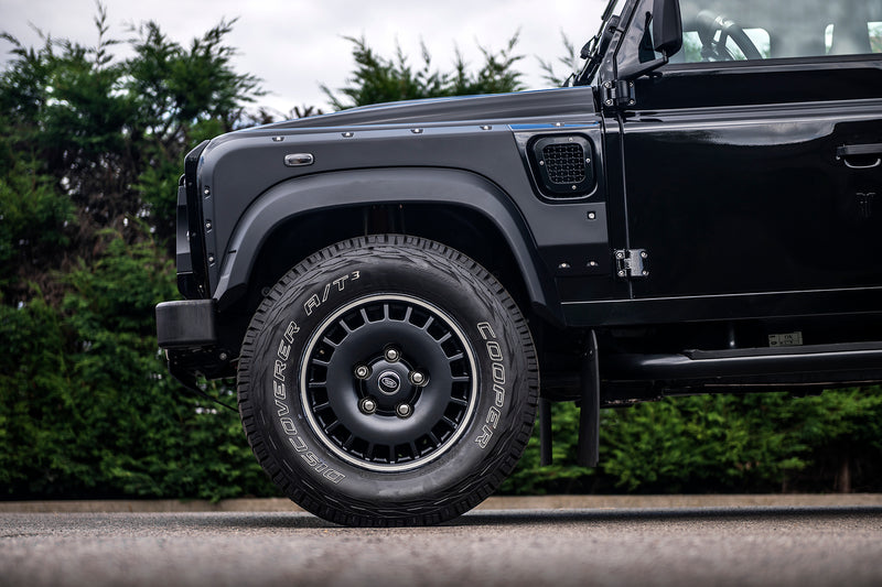 LAND ROVER DEFENDER 110 FLYING HUNTSMAN 6X6 PICKUP