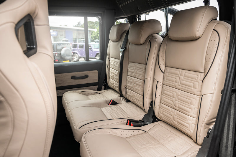 LAND ROVER DEFENDER 110 FLYING HUNTSMAN 6X6 PICKUP