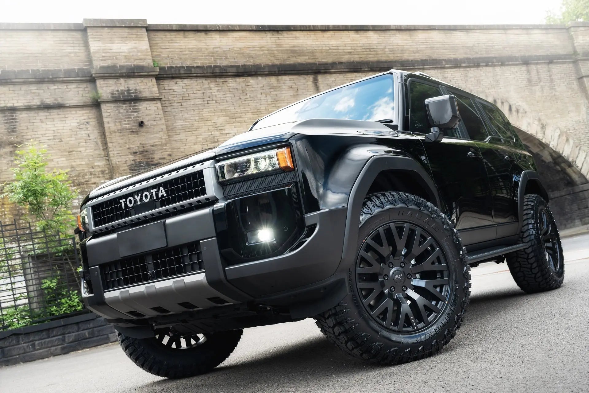 Toyota Land Cruiser 250 (2024-Present) G22 DC RS-Forged Light Alloy Wheels - Chelsea Truck Company