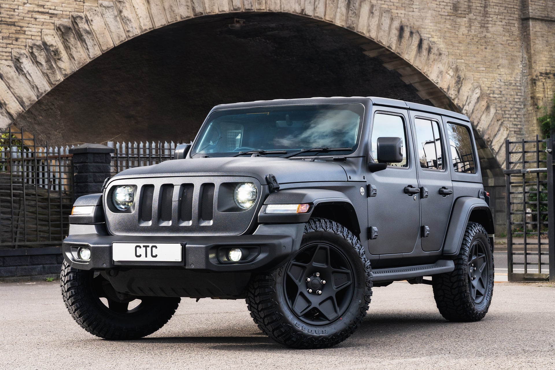 Jeep Wrangler JL 4DR CJ400