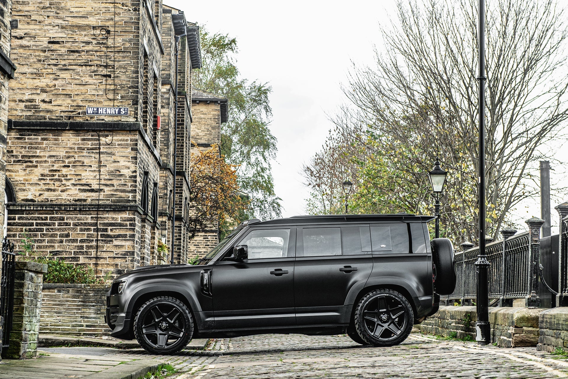 Land Rover Defender 110
