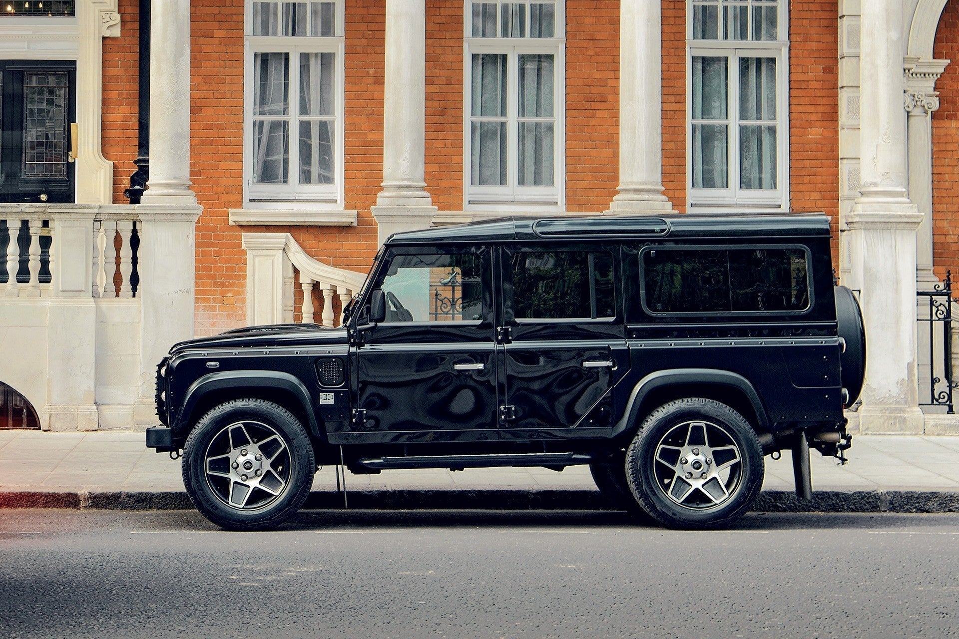 Classic Land Rover Defender 110 Wide Track