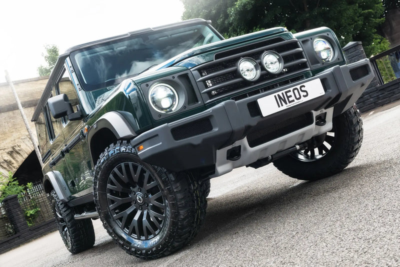 INEOS Grenadier (2023–Present) Exposed Matte Carbon Central Lamp Dakar Front Grille - Image 6