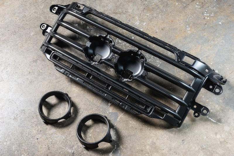 INEOS Grenadier (2023–Present) Exposed Matte Carbon Central Lamp Dakar Front Grille - Image 9