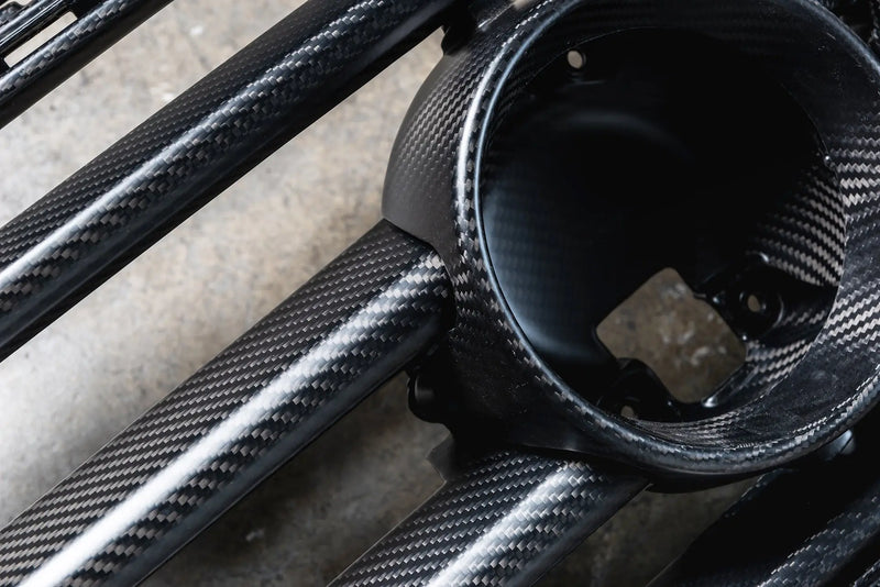 INEOS Grenadier (2023–Present) Exposed Matte Carbon Central Lamp Dakar Front Grille - Image 18