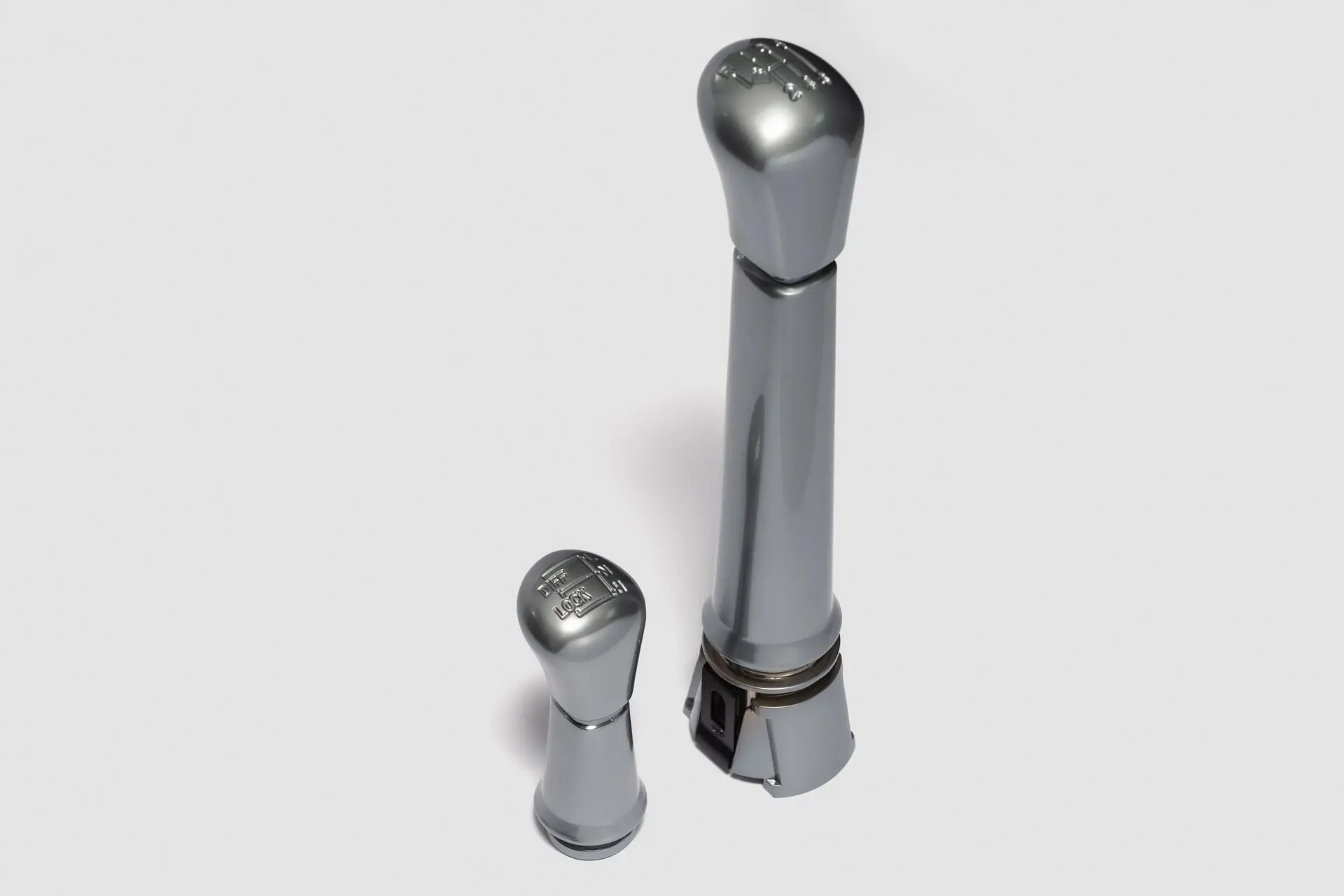 Land Rover Defender LT77 Gear Shift Knobs – Main & Transfer Case With Diff Lock (FRC8722 / FTC3852)