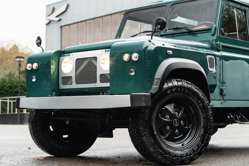 Homage II Defender – A Modern Tribute to the Series 2 - Image 16