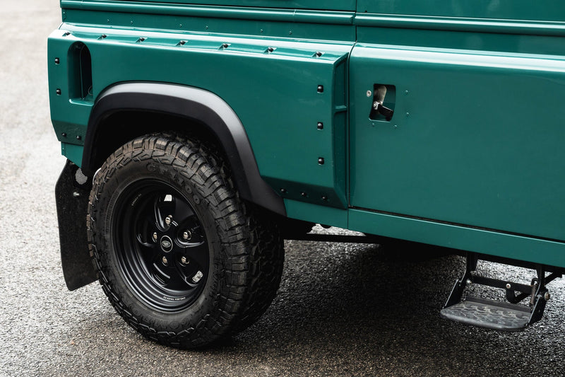 Homage II Defender – A Modern Tribute to the Series 2 - Image 30