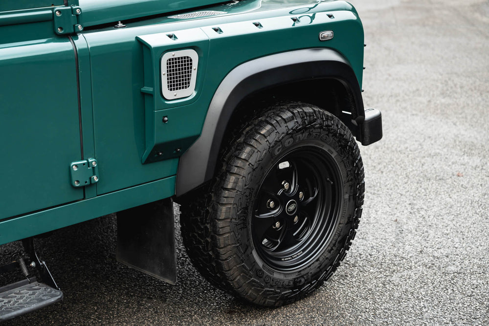 Homage II Defender – A Modern Tribute to the Series 2 - Image 31