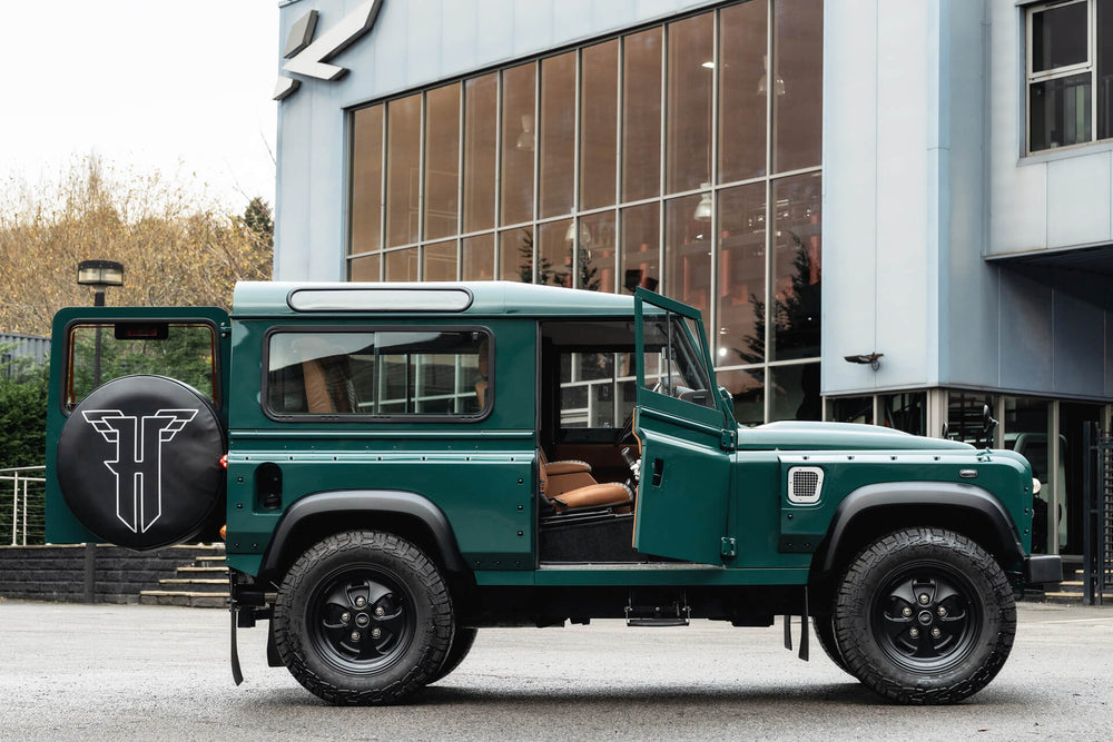 Homage II Defender – A Modern Tribute to the Series 2 - Image 32