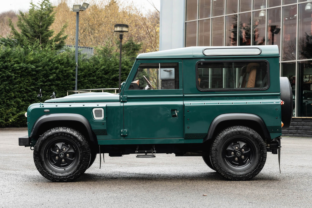Homage II Defender – A Modern Tribute to the Series 2 - Image 35
