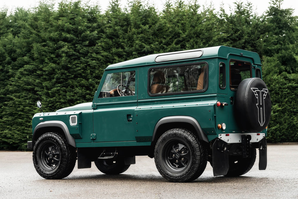Homage II Defender – A Modern Tribute to the Series 2 - Image 36