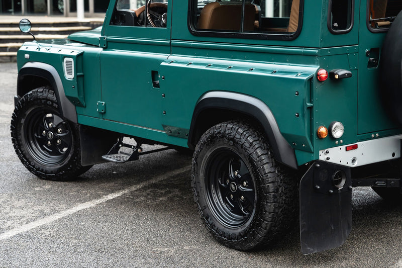 Homage II Defender – A Modern Tribute to the Series 2 - Image 49