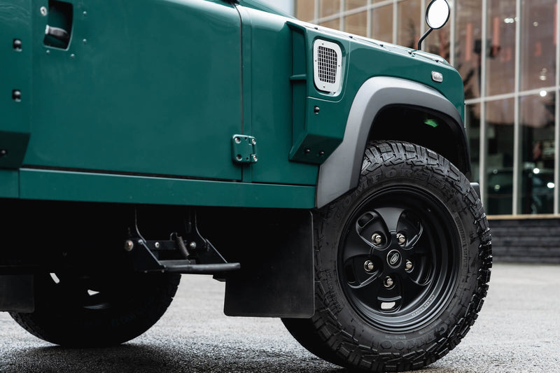 Homage II Defender – A Modern Tribute to the Series 2 - Image 51