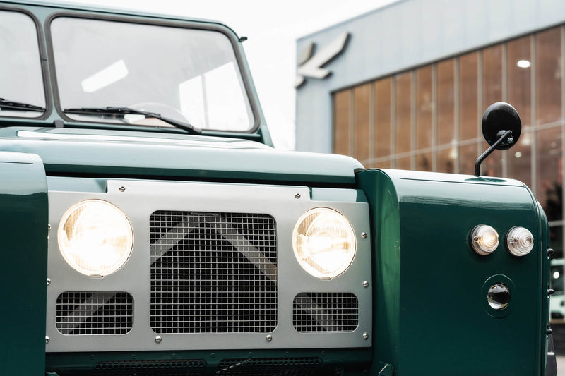Homage II Defender – A Modern Tribute to the Series 2 - Image 11