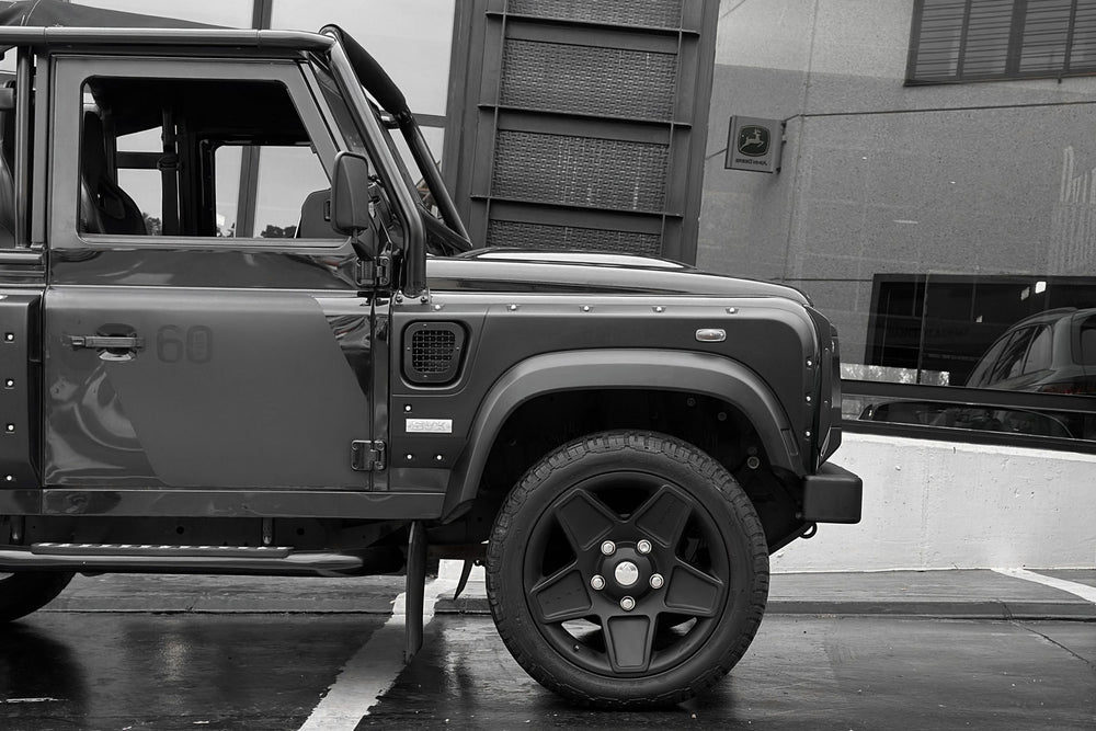 Wide Track Defender 90 SVX - Image 12