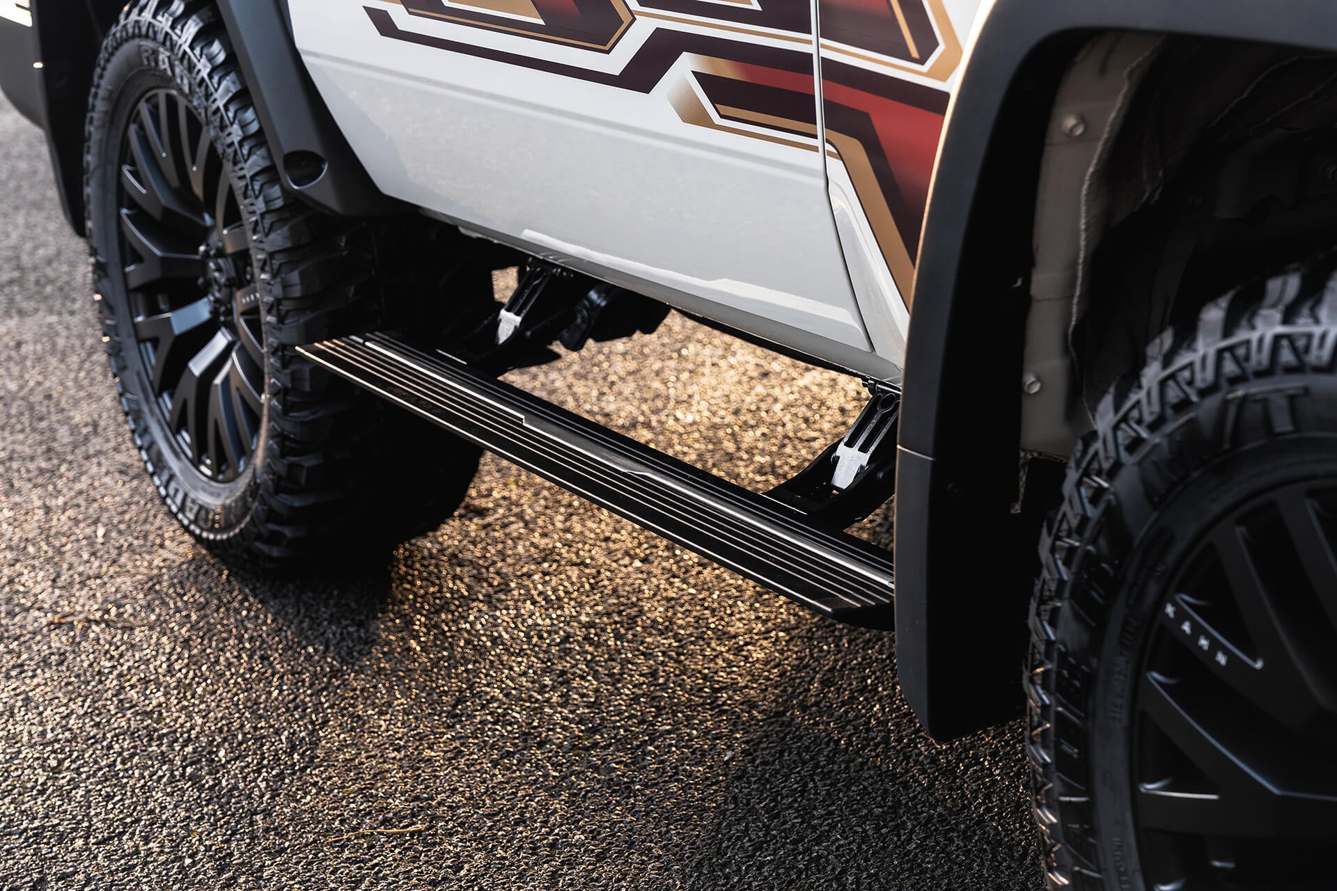 Electric Side Steps for Toyota Land Cruiser 70 (2023–Present) - Chelsea Truck Company