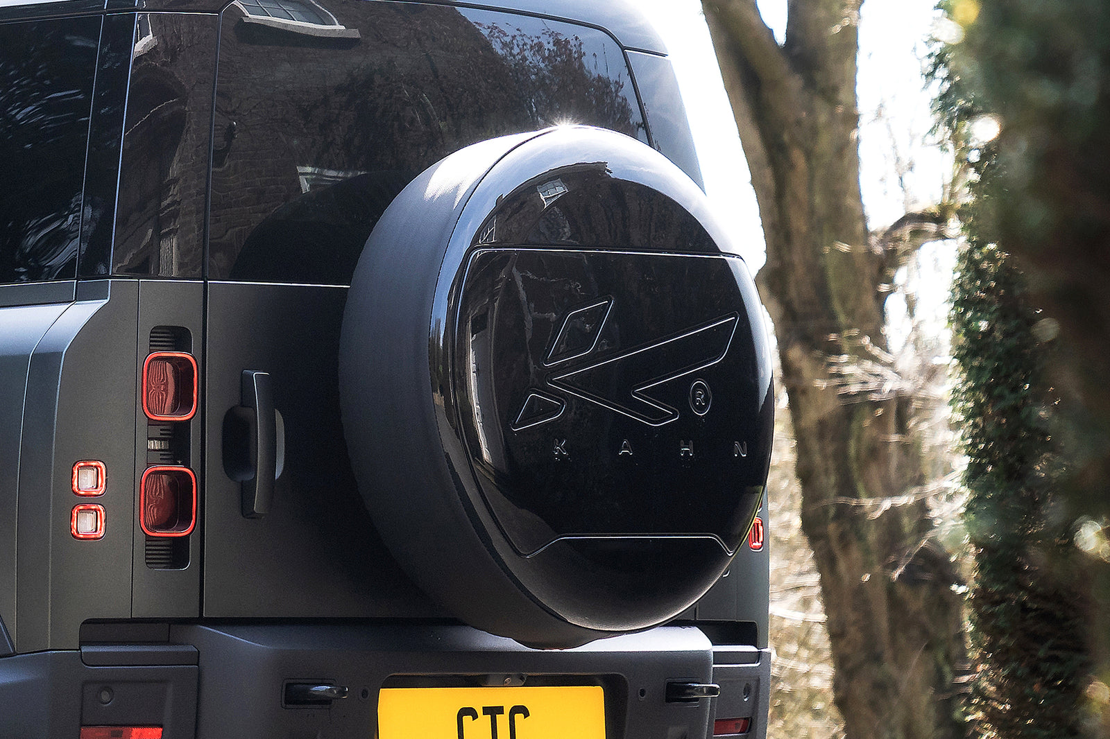 Land Rover Defender (2020-Present) KAHN® Hard Spare Wheel Cover