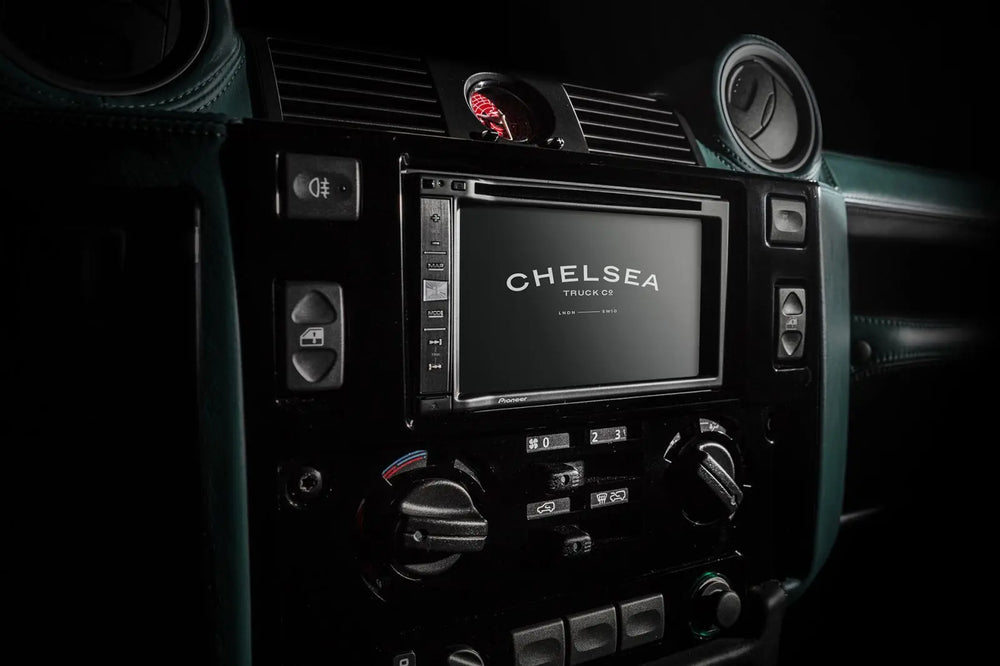LAND ROVER DEFENDER (1991-2016) SATELLITE NAVIGATION SYSTEM - Image 2