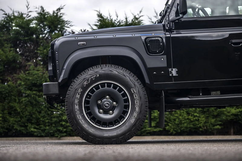 Land Rover Defender (1991-2016) Huntsman 1945 Retro Classic Light Alloy Wheels - Image 14