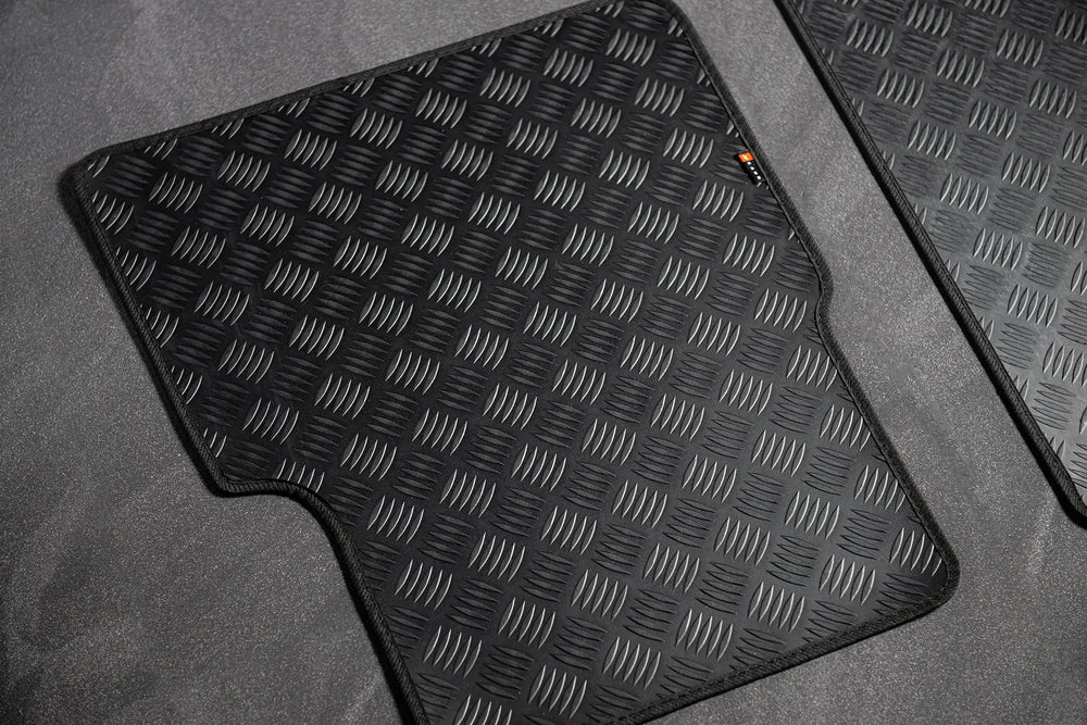 LAND ROVER DEFENDER 110 (1991-2016) CHEQUERED RUBBER FLOOR MATS - Image 3