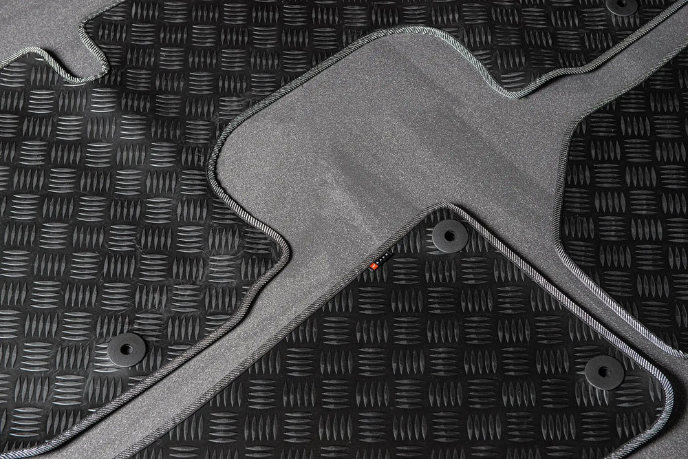 JEEP WRANGLER JL (2018-PRESENT) CHEQUERED RUBBER MATS - 4 DOOR - Image 2