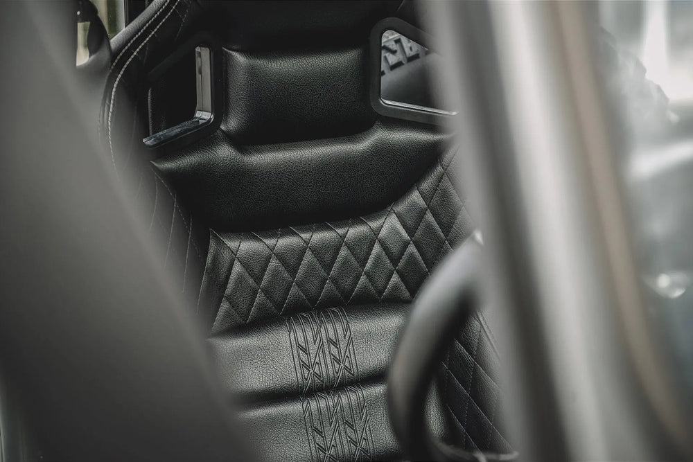 Land Rover Defender 110 (1991-2016) Vegan Leather GTB Sport Seats - Image 4