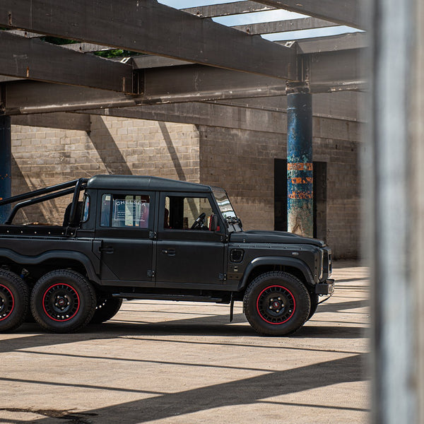 Land Rover Defender 110 Flying Huntsman 6x6 Pickup