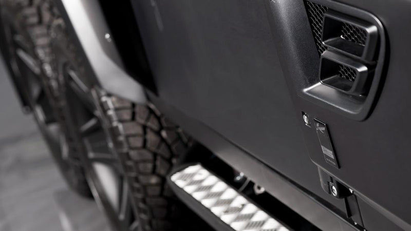 THE FLYING HUNTSMAN 6 X 6 WIDEBODY LONGNOSE - Image 8