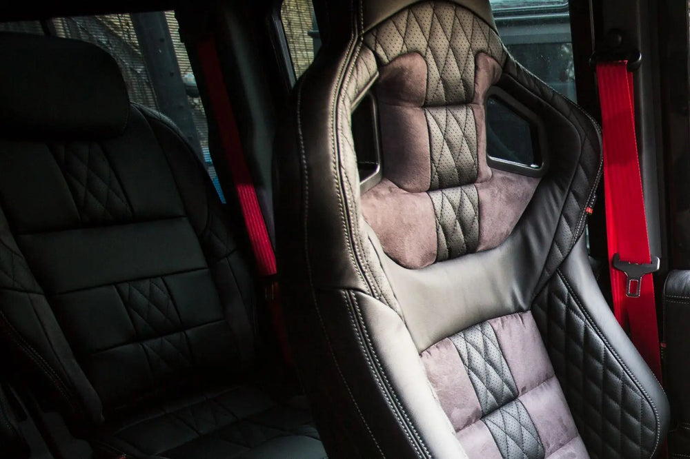 Land Rover Defender (1991-2016) Seat Belts - Image 4