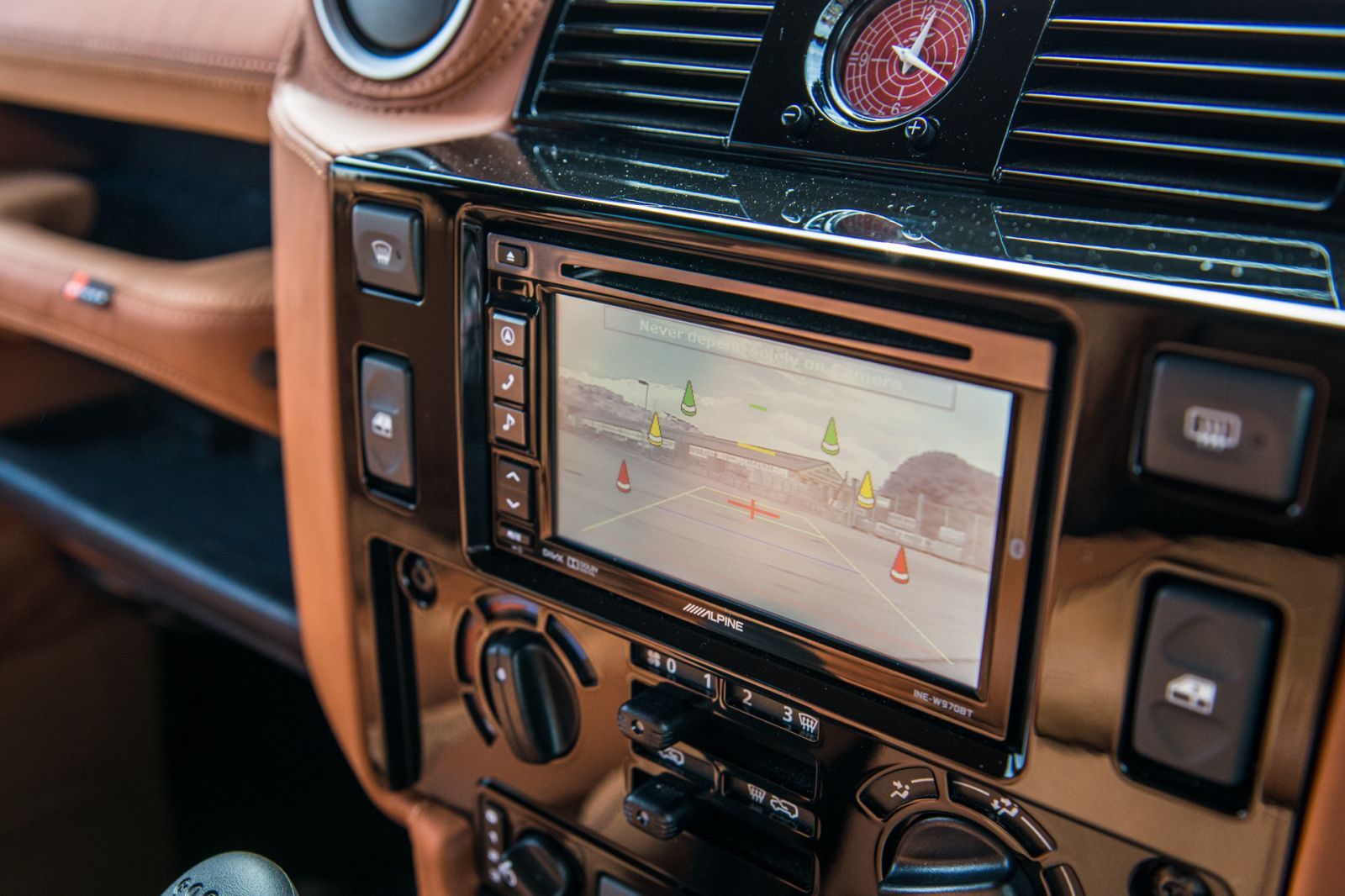 Land Rover Defender 90 (1991-2016) Rear View Camera Image 5257